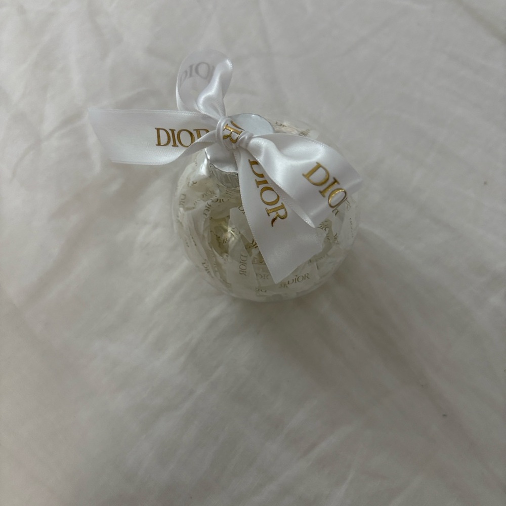 Dior Festive Ornament - Gold and White - Set of 14 - Picture 6 of 10